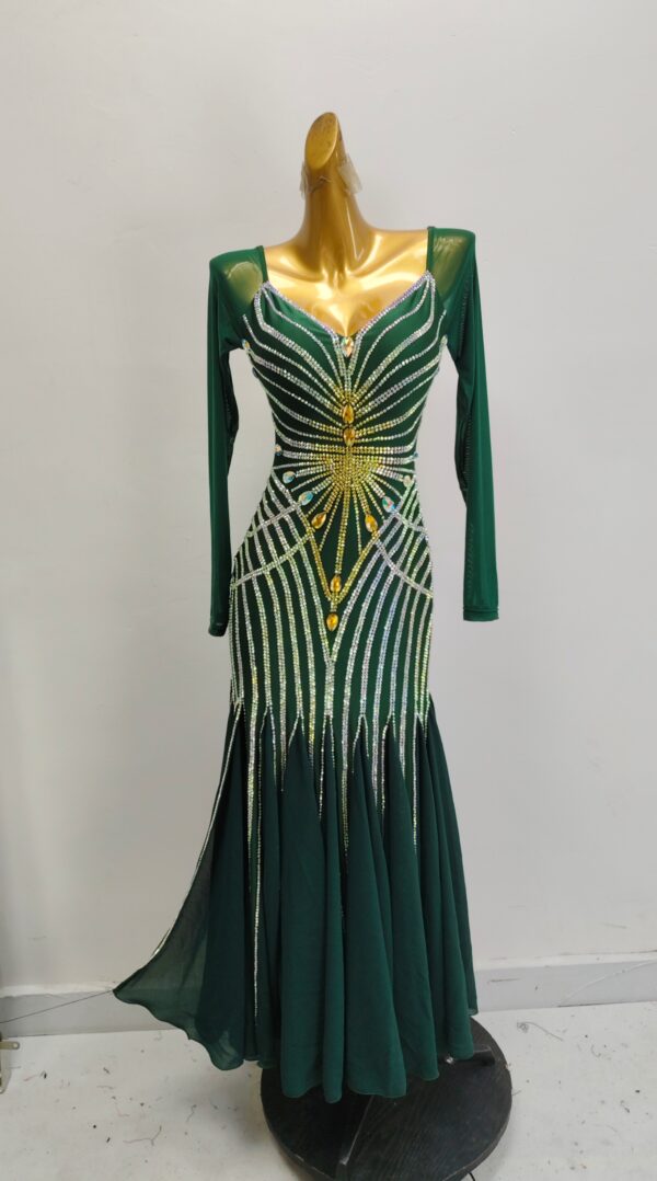 Emerald green smooth dance dress, with or without sleeves - Image 3